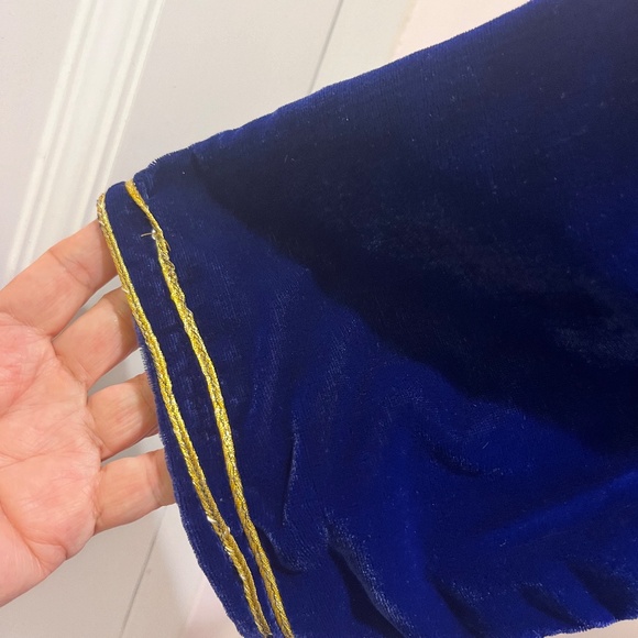 Velvet embroidered dress wear or costume - Picture 3 of 10